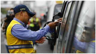 Inspector de transporte, un peligroso oficio en Perú 