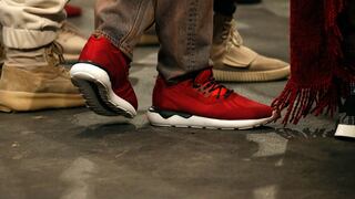 Coleccionistas elevan precios de zapatillas Yeezy tras ruptura
