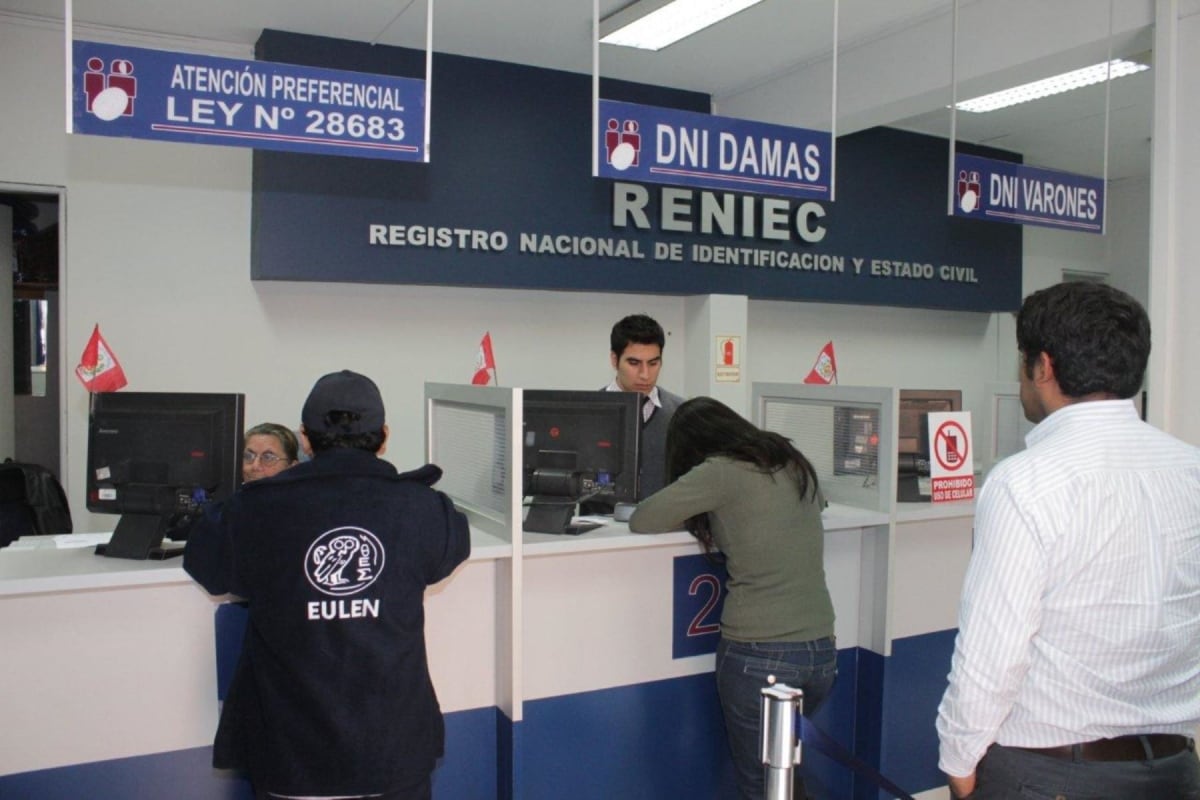 Reniec atenderá trámites de DNI y el recojo del documento en horarios ampliados en sus oficinas de Miraflores, Independencia, entre otras sedes de Lima. Conoce en esta nota cuáles son. (Foto: Referencial/Andina)