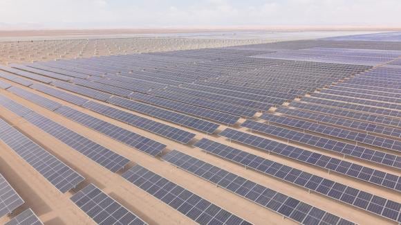 El proyecto lla, con un capacidad instalada de 496 MW, se ubica en Arequipa y contará con 742,000 módulos fotovoltaicos y una línea de transmisión de 220 kV de 9.5 km.
