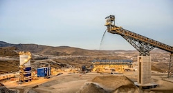 Cobre y oro aún “protegen” al Perú, pero golpe de leyes del Congreso se verá desde 2027