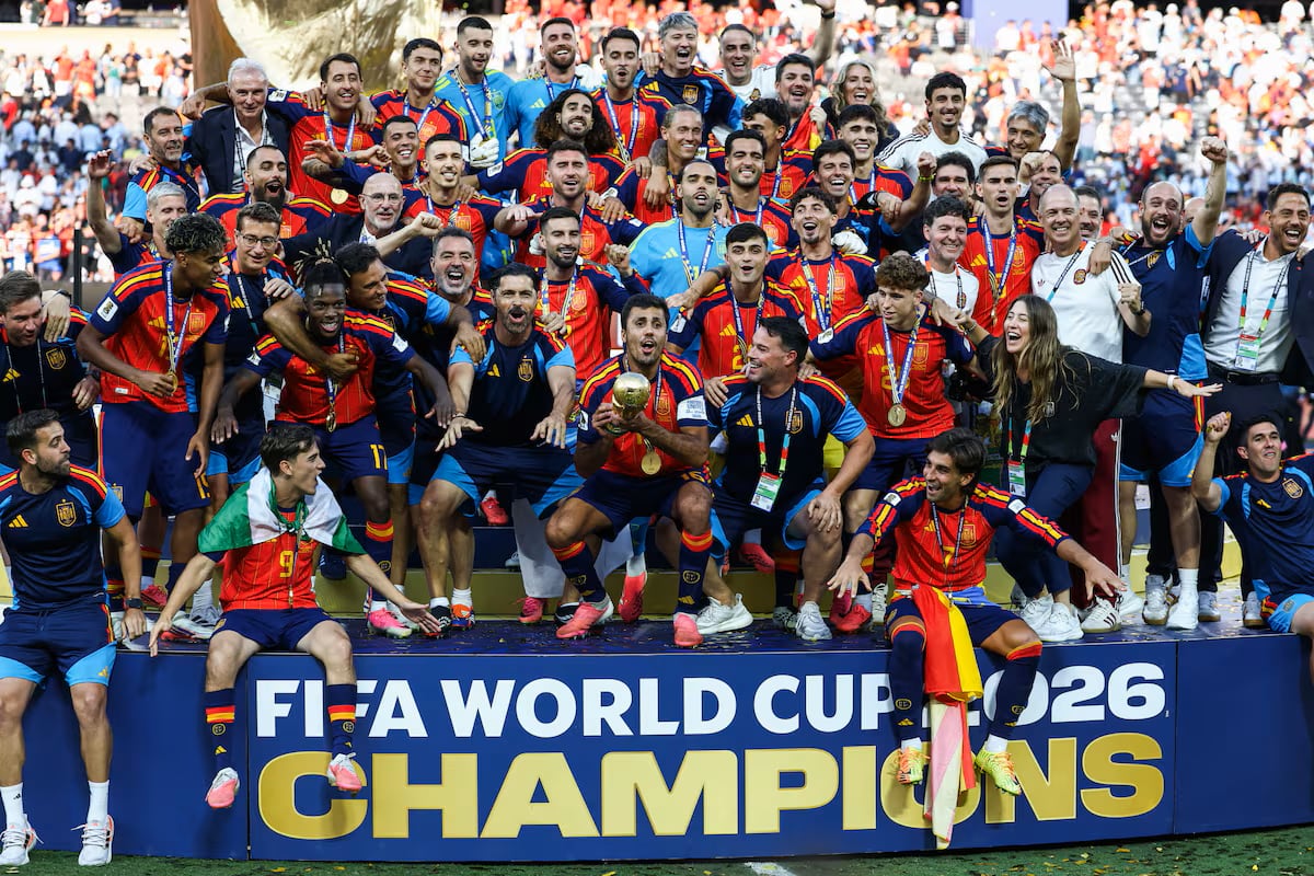 Además de la gloria deportiva, el título del Mundial 2026 le aseguró a España el premio económico más alto jamás entregado a una selección en la historia del torneo. (Photo by FRANCK FIFE / AFP)