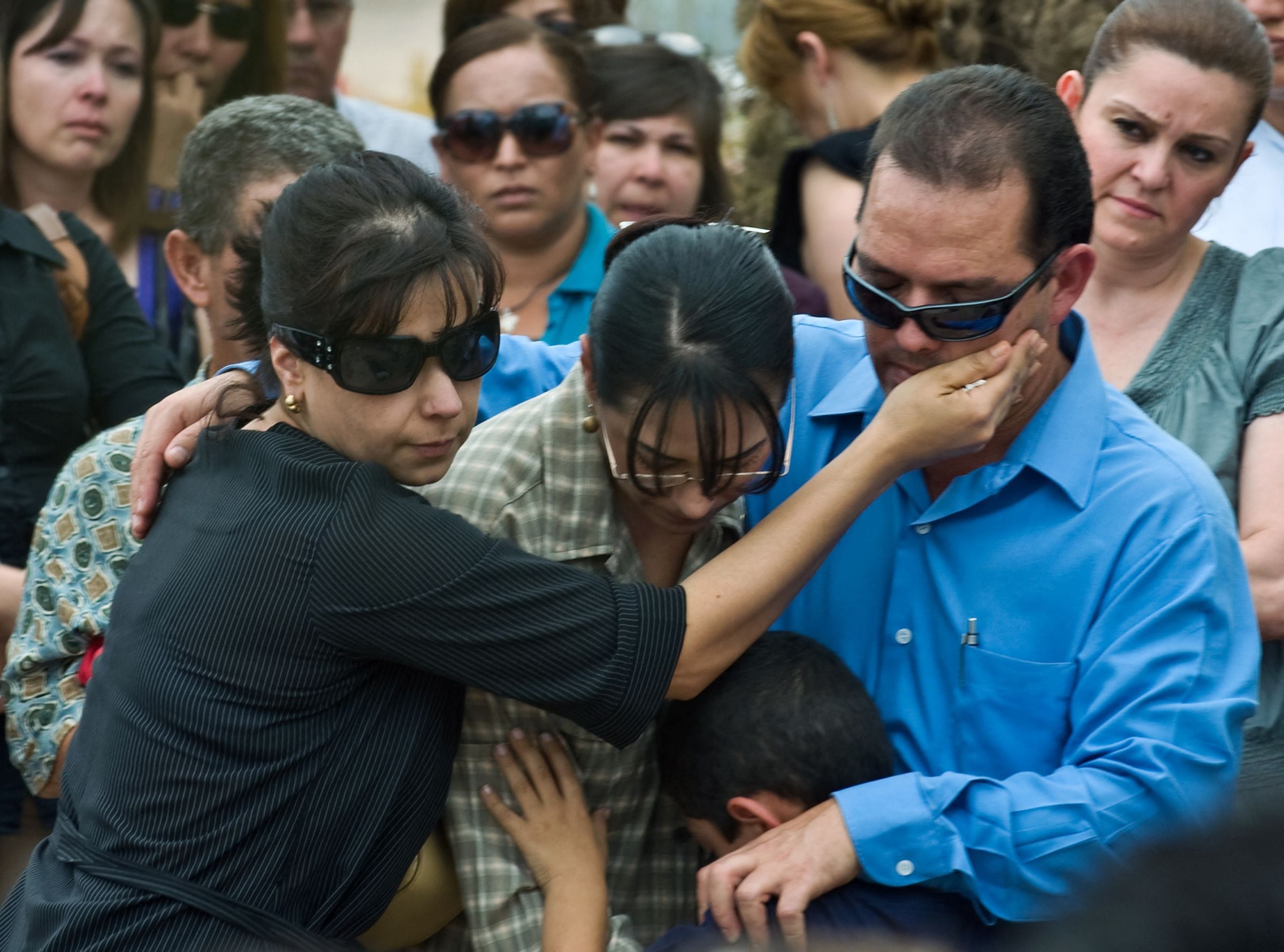 La medida incluye a los padres varones de las víctimas del incendio en la guardería ABC, de Hermosillo (Foto: AFP)