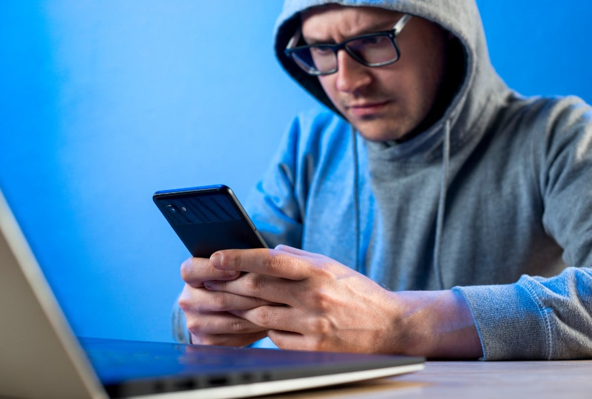 Existen redes organizadas que roban información personal, fabrican documentos falsos y los venden para que otras personas trabajen con tu identidad (Foto: Freepik)