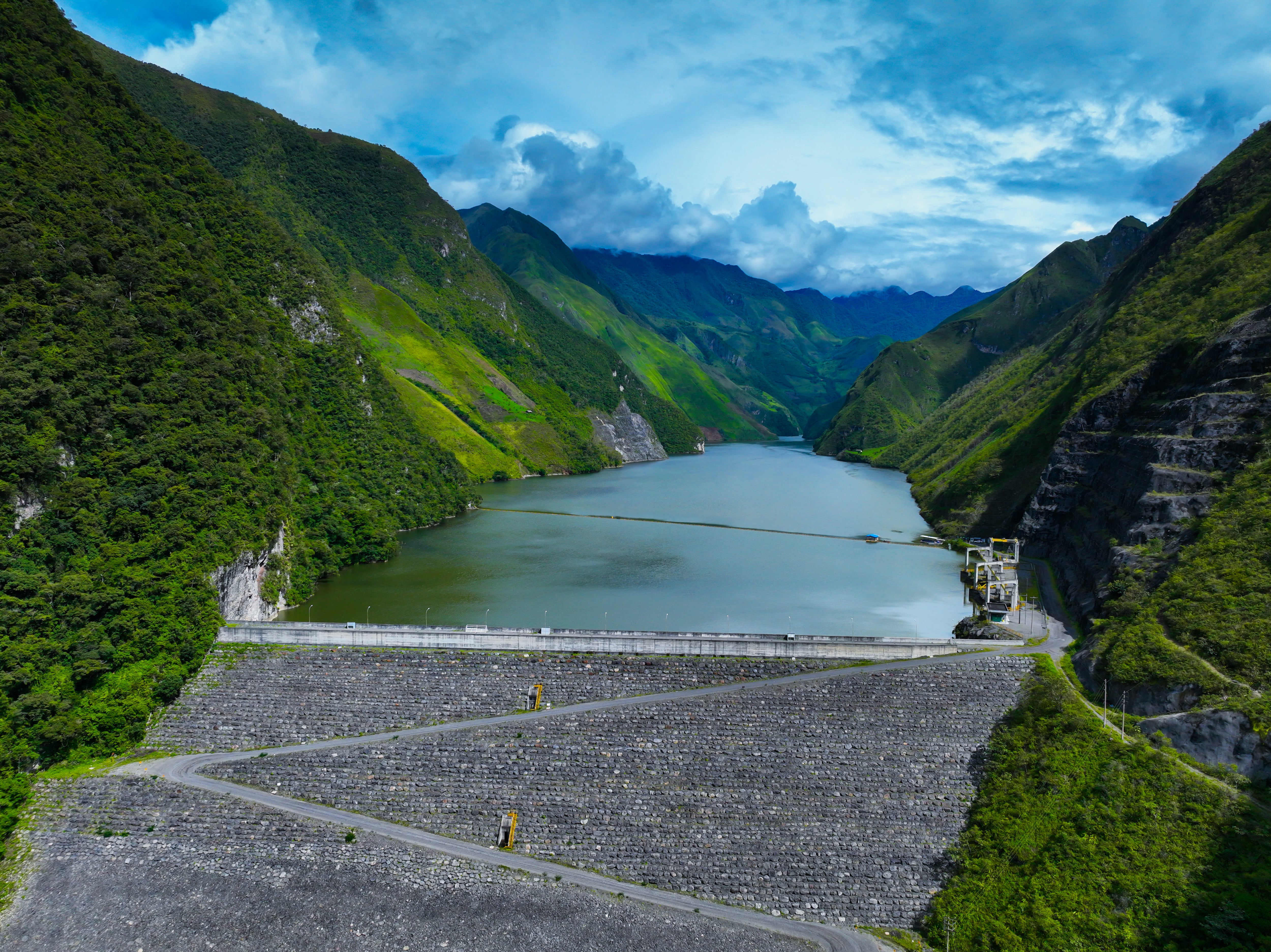 En simultáneo a la investigación, la Procuraduría del Ministerio de Justicia, la Fiscalía, el Poder Judicial, Electroperú y el Ministerio de Economía y Finanzas avalaron en el 2019 la venta de Chaglla.