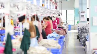 EE.UU. busca eliminar laguna jurídica que permite importaciones chinas de ropa y sustancias ilícitas