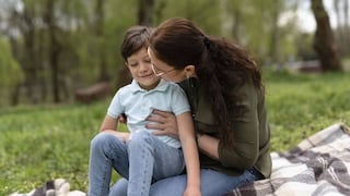 Familias con hijos adoptados podrían recibir un reembolso del IRS: quiénes califican y cómo saber si estás entre los 50,000 beneficiarios