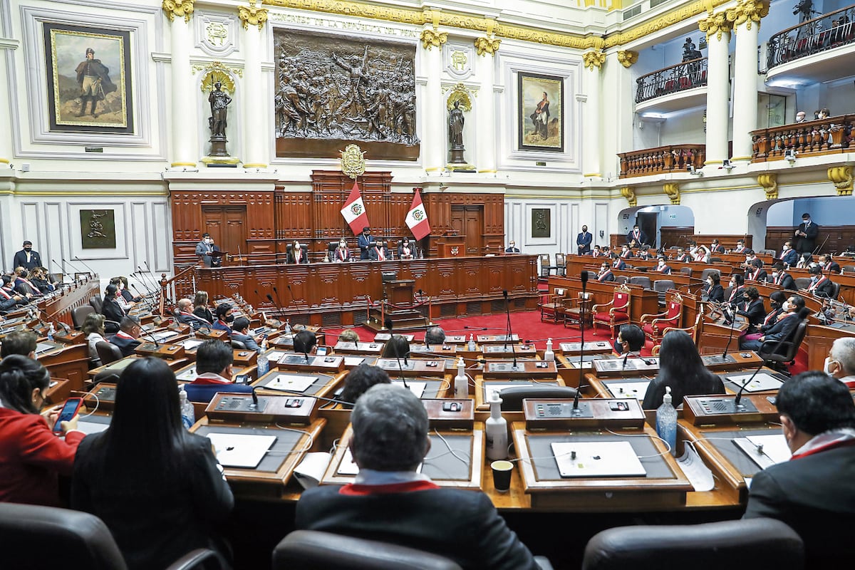 Tras el rechazo de cuatro comisiones, la propuesta del Gobierno todavía deberá ser evaluada por Constitución y el Pleno. (Foto: GEC)