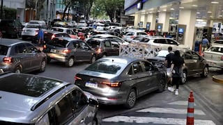 Combustibles suben en Argentina más del 25 % cerca a la asunción de Javier Milei