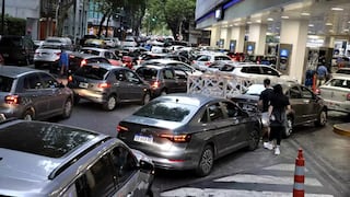 Combustibles suben en Argentina más del 25 % cerca a la asunción de Javier Milei