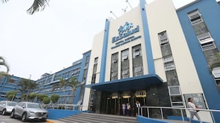 Balcázar plantea cambios legales en EsSalud y no descarta relevo en su dirección