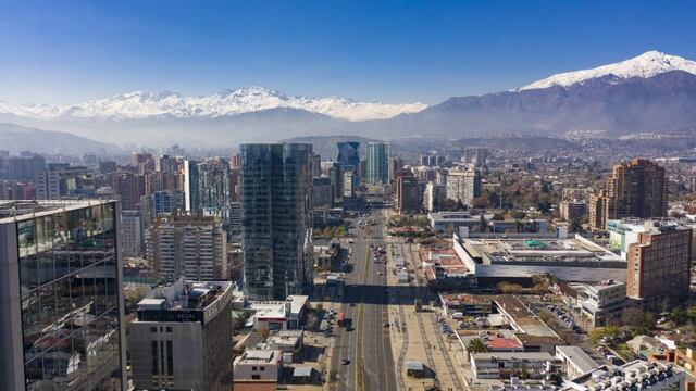 Chile ordena cuarentena a grandes ciudades por sostenido aumento de casos de COVID-19