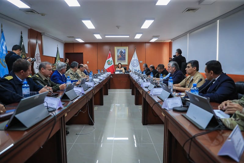 El director de Inteligencia Nacional, Hugo Cornejo, calificó la sesión como un hecho histórico para la DINI, al reunir por primera vez a las principales autoridades del Ejecutivo y a los responsables del sistema de inteligencia del país. Foto: Gob,pe