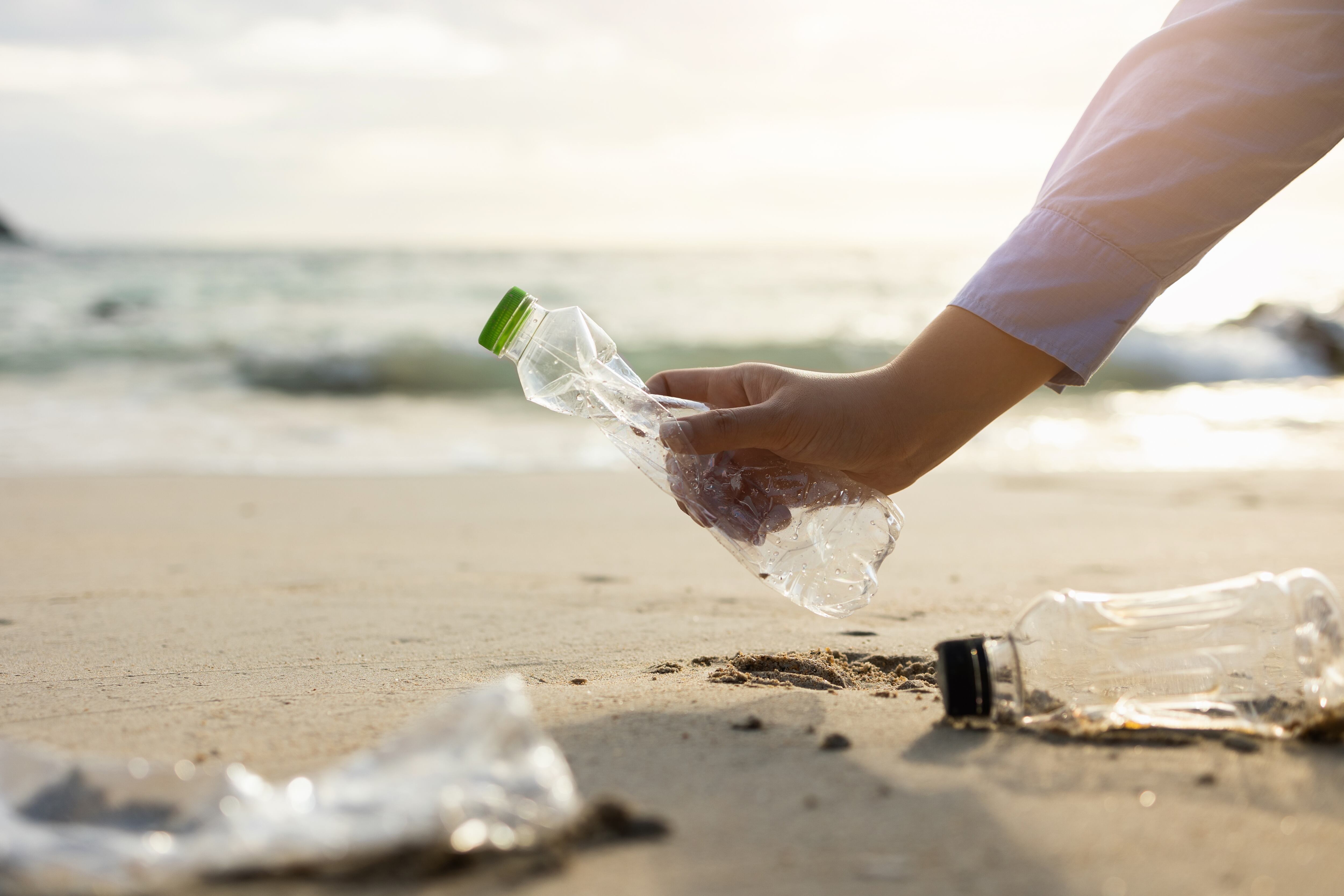 La nueva investigación se basa en datos generados en auditorías de marca coordinadas por Break Free From Plastic, correspondientes a 1,576 eventos en 84 países. (Foto: Shutterstock)