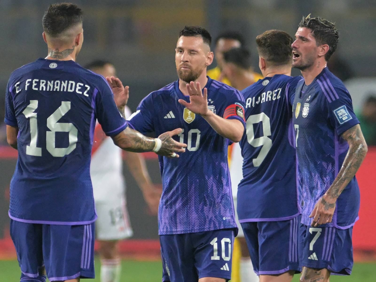 La victoria de la Selección Argentina por 2-0 sobre Perú fue transmitido por el canal 7 de Televisión Pública (Canal 7). (Foto: AFP)