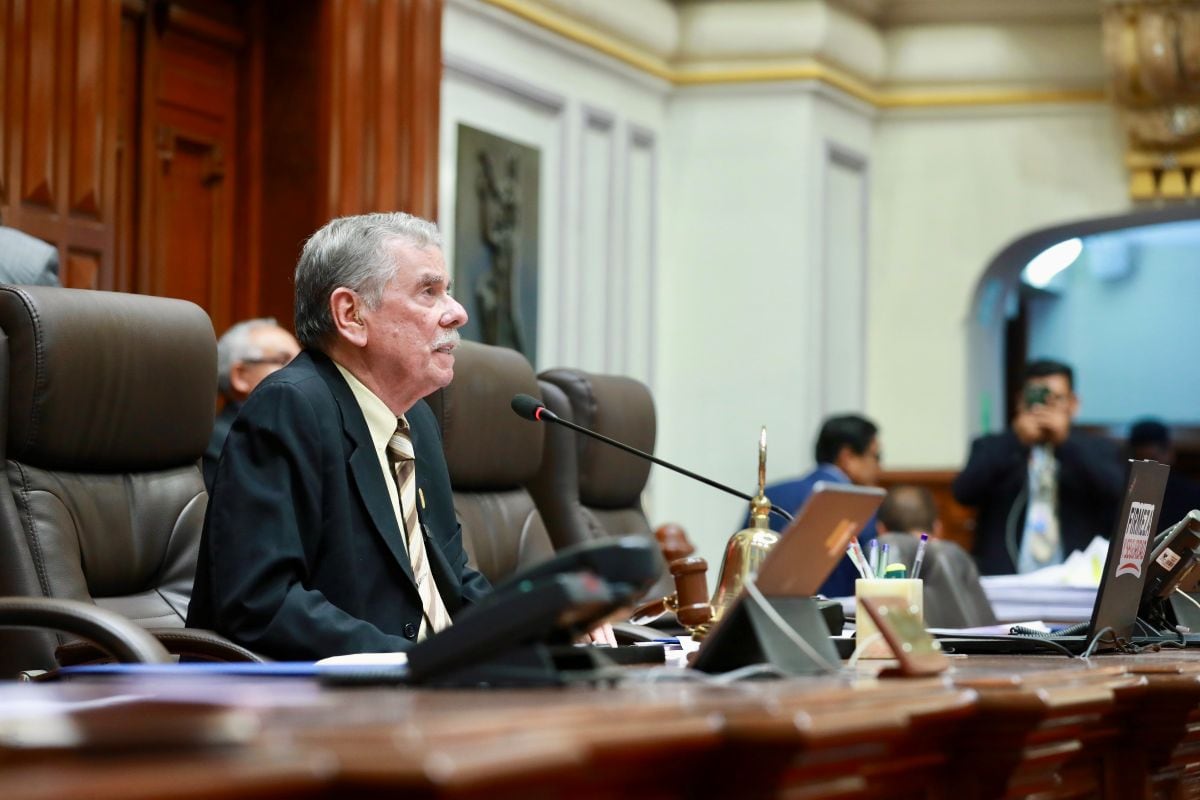 Renovación Popular solicitó al presidente del Congreso, Fernando Rospigliosi, la convocatoria urgente a un Pleno extraordinario. Foto: Congreso.