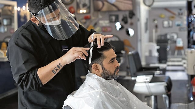 Buscan bajar a 8% el IGV a peluquerías y centros de belleza, proyecto avanza en el Congreso