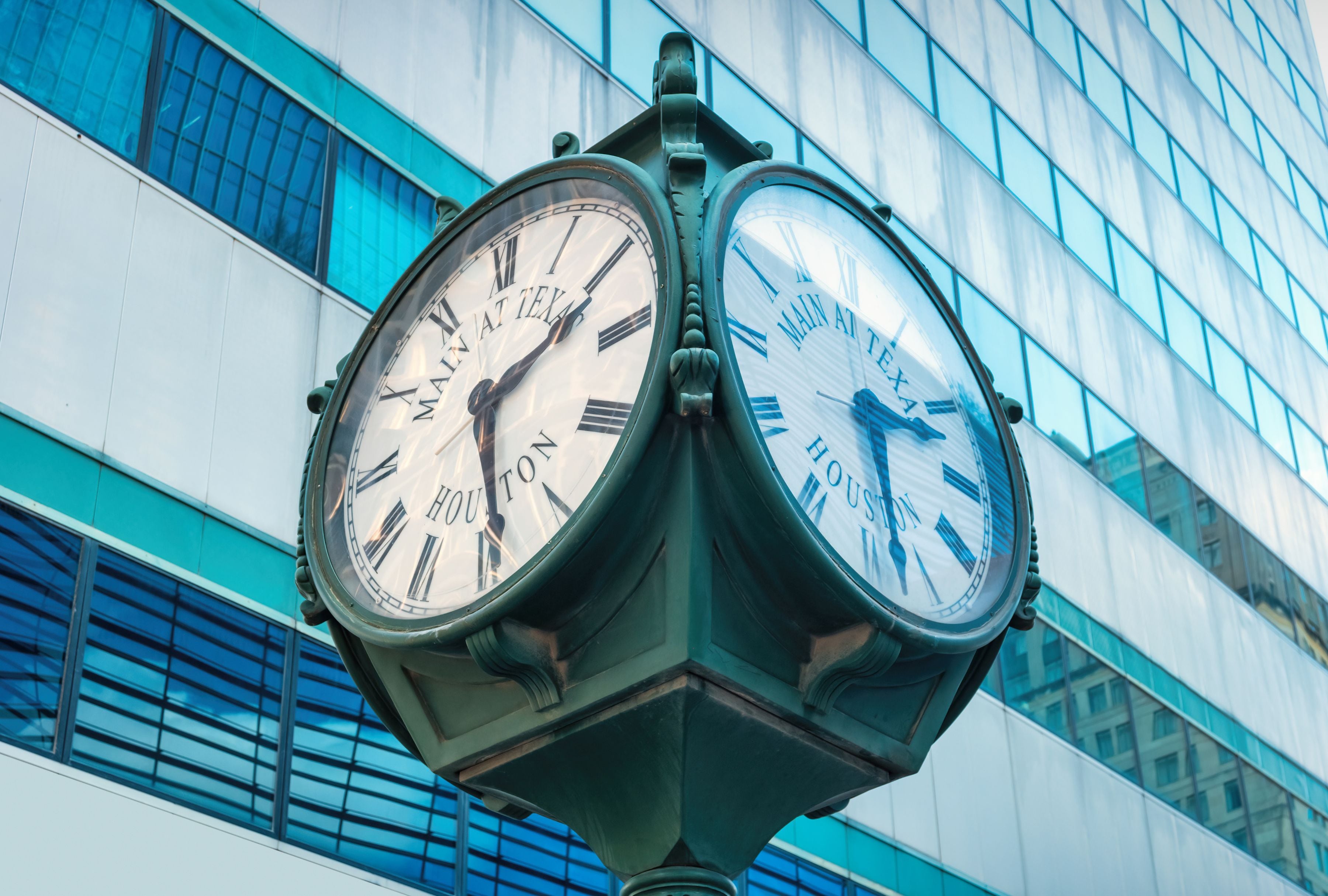 Reloj del centro de Houston, Texas. (Foto: iStock/benedek)