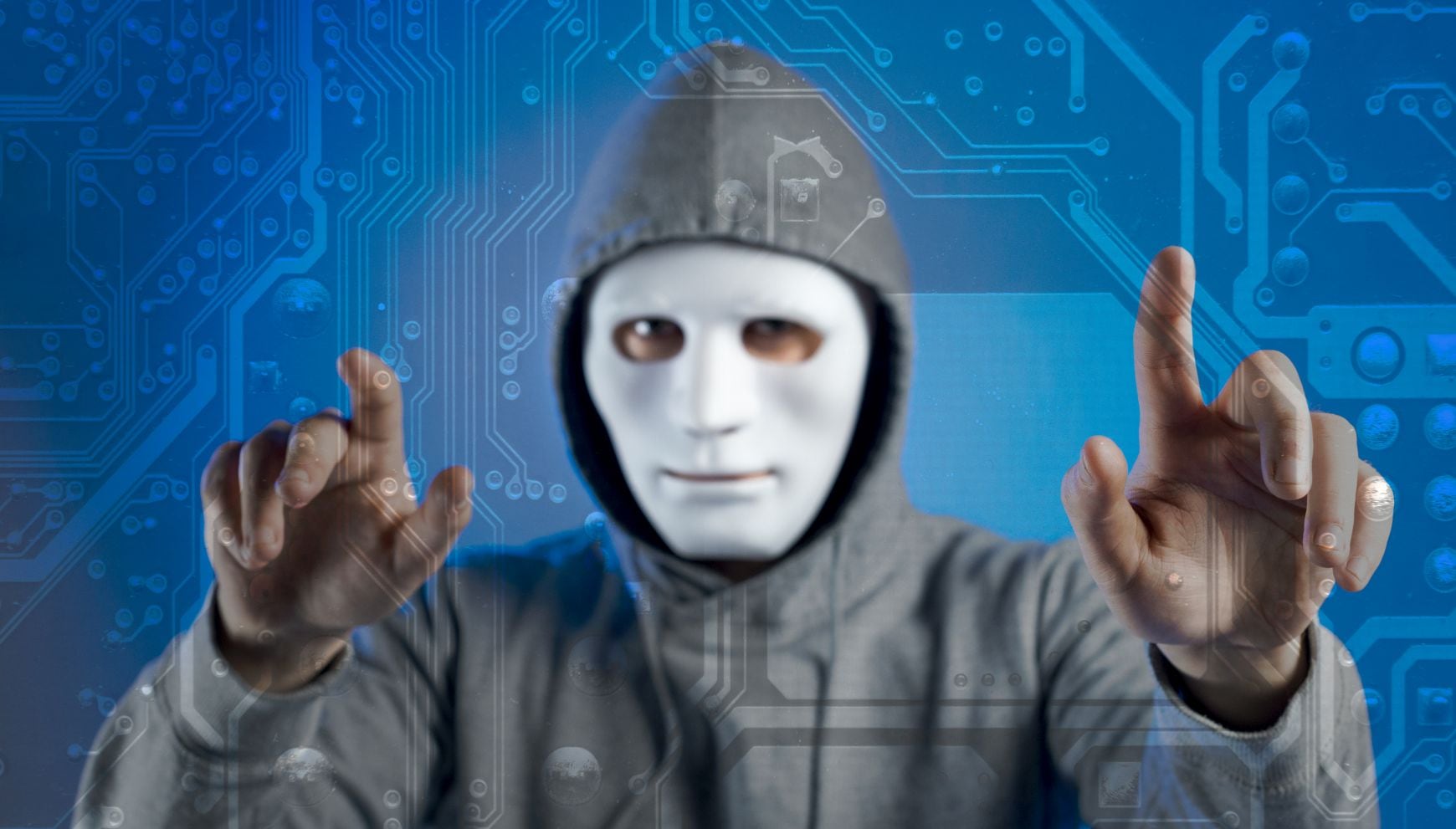 En Estados Unidos operan redes criminales que roban identidades para conseguir empleo en sectores como construcción, hotelería y servicios. Conoce cómo funcionan estos esquemas, qué consecuencias enfrentan quienes usan documentos falsos y cómo proteger tu información personal (Foto: Freepik)