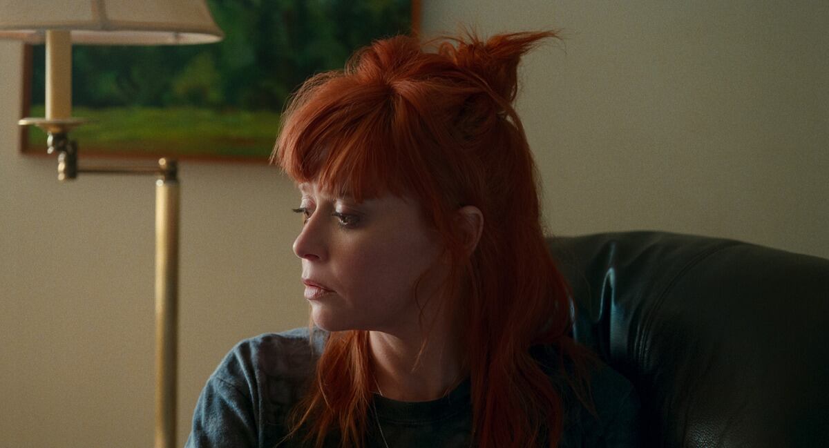 Natasha Lyonne como Rachel en una escena de la película “His Three Daughters” (Foto: Netflix)