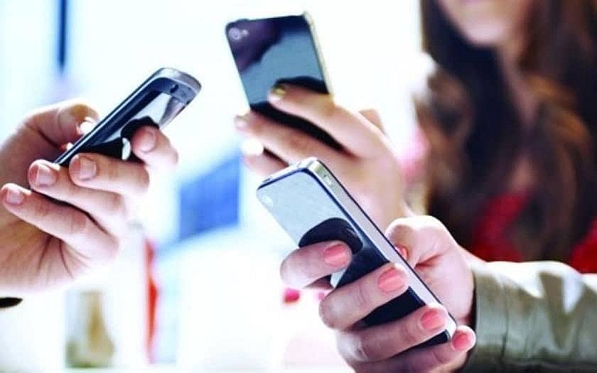 Muchos jóvenes con edades de entre 16 y 18 años, usan los aplicativos móviles para pagos o transferencias, pero normalmente mediante cuentas abiertas por sus padres.