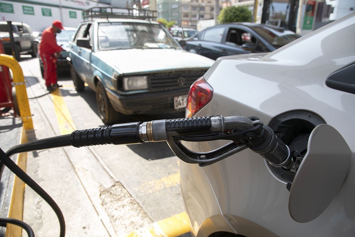 Reabastecimiento de gas natural en grifos de Lima y Callao comenzó a darse desde este viernes. Foto: Eduardo Cavero / GEC