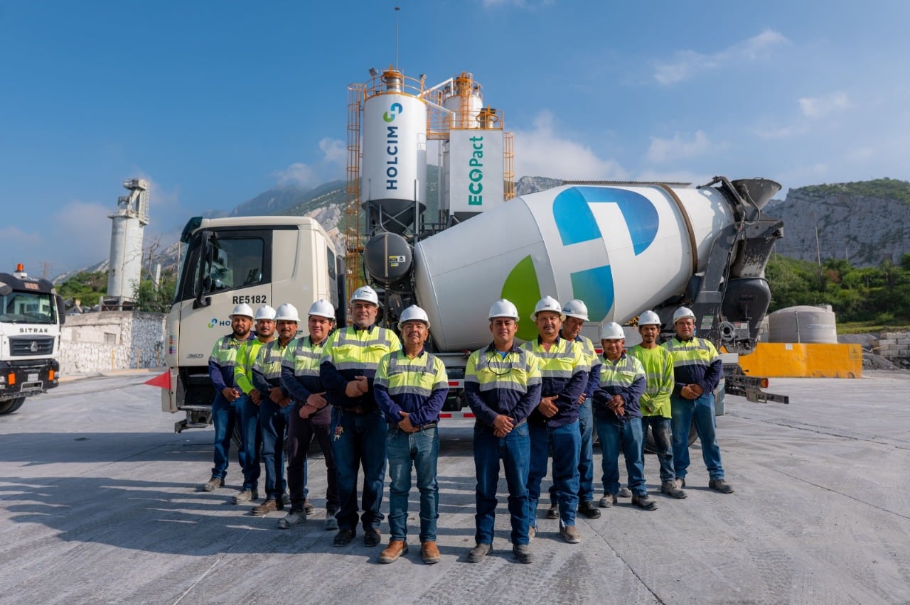 La multinacional dio a conocer su portafolio de cemento gris y concreto en Perú, tras concretar adquisiciones clave en el país. Foto: Holcim