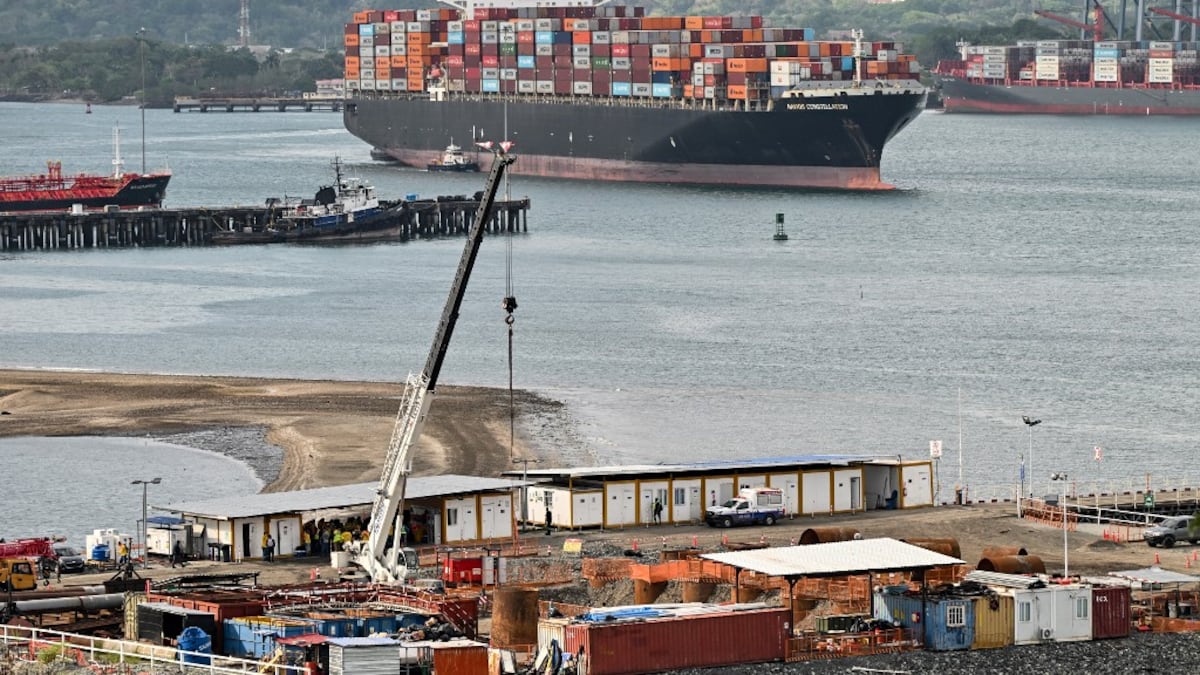 Canal de Panamá sigue reduciendo tránsitos diarios: la nueva restricción