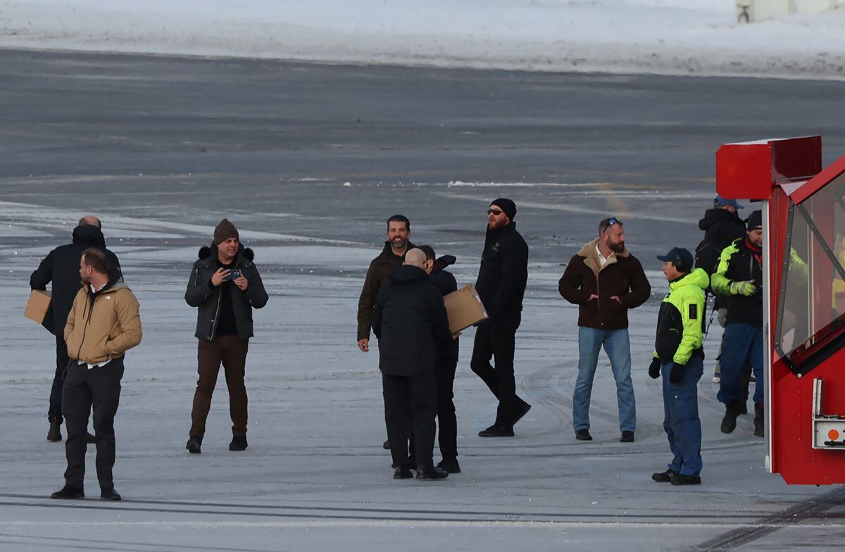 Donald Trump Jr. después de llegar a Nuuk, Groenlandia, el 7 de enero de 2025. Este territorio danés es codiciado por su padre (Foto: Emil Stach / Ritzau Scanpix / AFP)