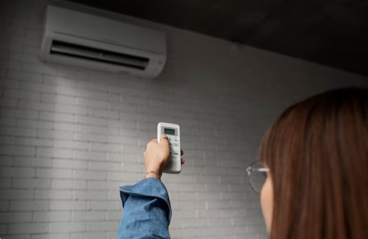 En Nueva York, la factura de electricidad se dispara en verano por el continuo uso del aire acondicionado (Foto: Freepik)