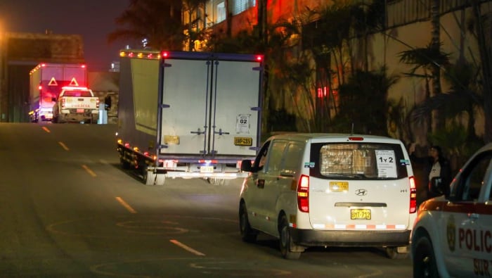 A bordo de 2 camiones, el material de sufragio, incluyendo el de reserva fue desplegado con el resguardo de la Policía Nacional del Perú. (Foto: Andina)