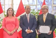 Dina Boluarte condecoró a juez cuya sala verá recurso del Reniec contra pago de S/ 240 mil