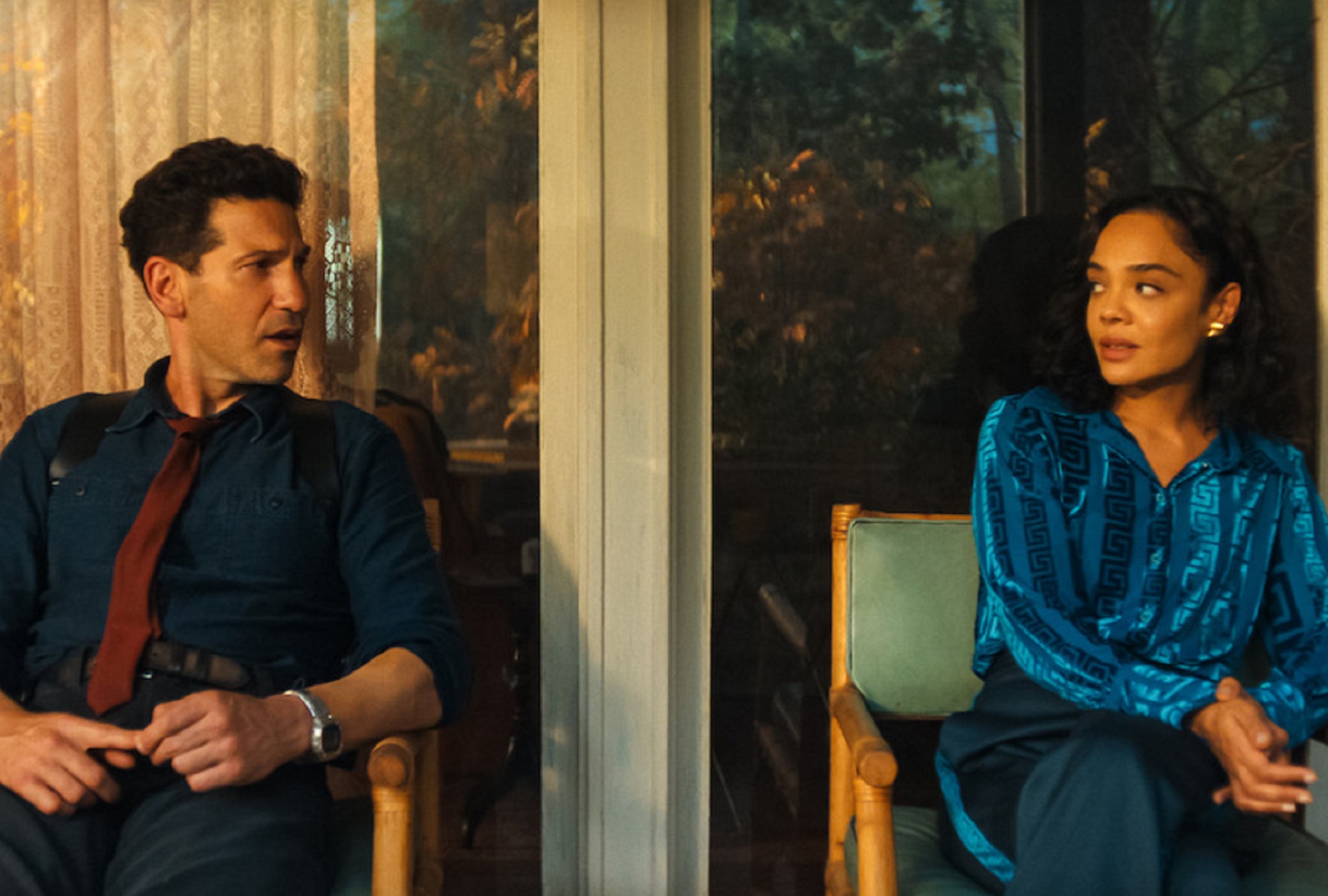 Jon Bernthal interpreta al detective Jack Harper y Tessa Thompson interpreta a Anna en la serie de suspenso y misterio "Él y ella" (Foto: Netflix)