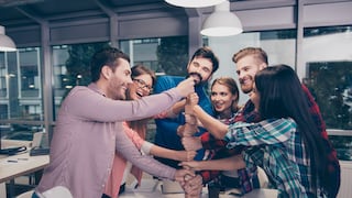 ¿Las amistades en el trabajo mejoran el liderazgo y el desempeño?, un estudio responde