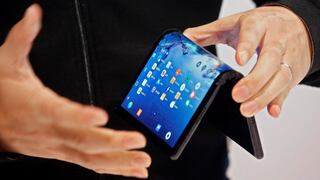 La china Royole muestra el primer 'smartphone' con pantalla plegable en CES