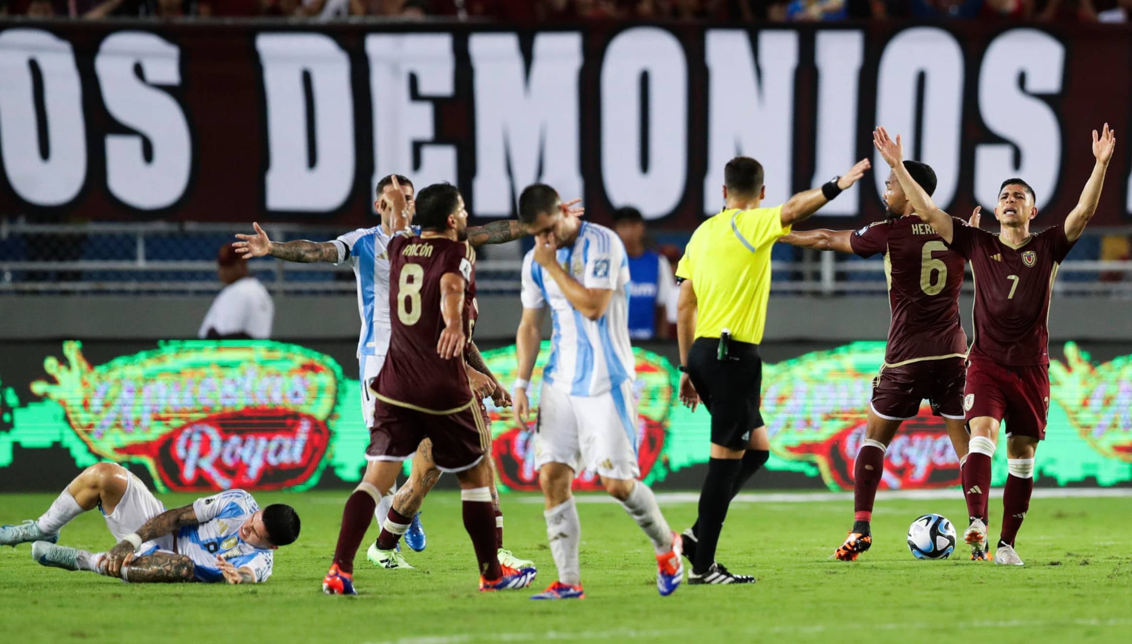 Argentina y Venezuela se enfrentaron en el Estadio de Maturín por la fecha 9 de las Eliminatorias al Mundial 2026. (Foto: EFE)