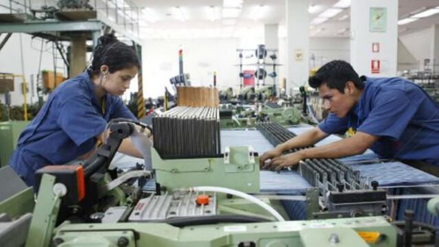 Falta recuperar más de 300,000 puestos de trabajo adecuado en Lima Metropolitana, estima el IPE