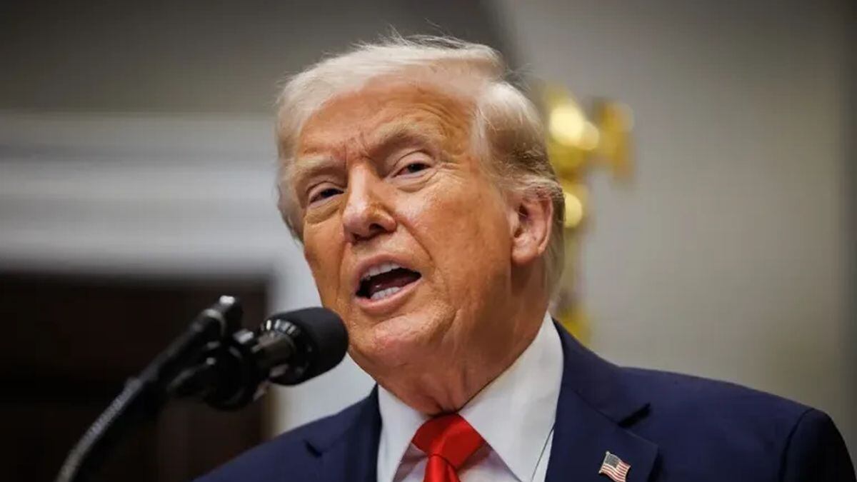 Trump plantea que agentes de inmigración usen guantes capaces de dar descargas eléctricas
