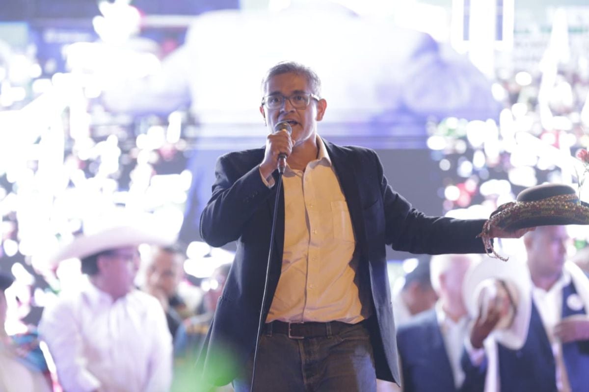 José Domingo Pérez estuvo presente en el cierre de campaña de Roberto Sánchez. Foto: GEC.
