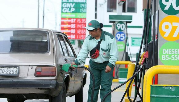 10 de julio del 2013. Hace 10 años. Subirán tarifas eléctricas, precios del GLP y gasolinas.