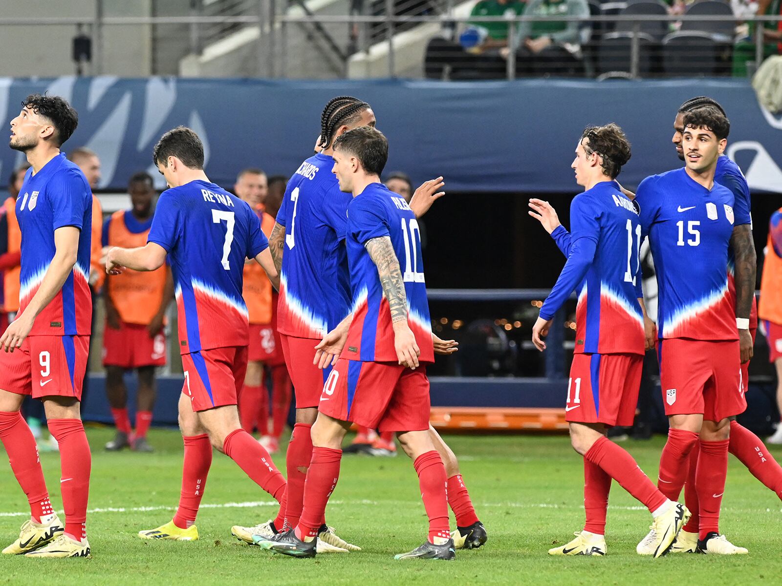 USA celebra luego de marcar el tercer gol ante Jamaica, con el que clasificó a la final de la Liga de las Naciones CONCACAF (Foto: Orlando SIERRA / AFP)