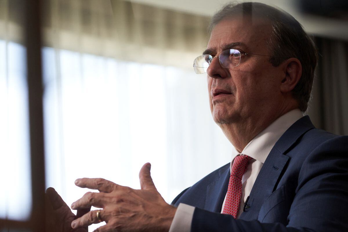 Marcelo Ebrard, secretario de Economía de México, habla durante una entrevista en Monterrey, estado de Nuevo León, México, el martes 8 de octubre de 2024. Como principal funcionario comercial del país, Ebrard es responsable de atraer inversiones a México y será una figura clave en las negociaciones para una revisión del acuerdo de libre comercio con Estados Unidos y Canadá en los próximos años.