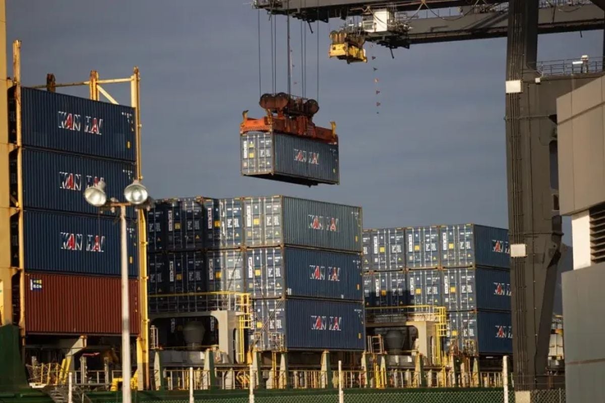Hong Kong es el sexto destino de las exportaciones peruanas no tradicionales en Asia. Habrá arancel cero para los productos originarios del Perú. Foto: EFE/EPA/Jerome Favre