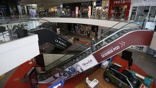 Malls no prevén ampliar horario de atención pese a recorte del toque de queda