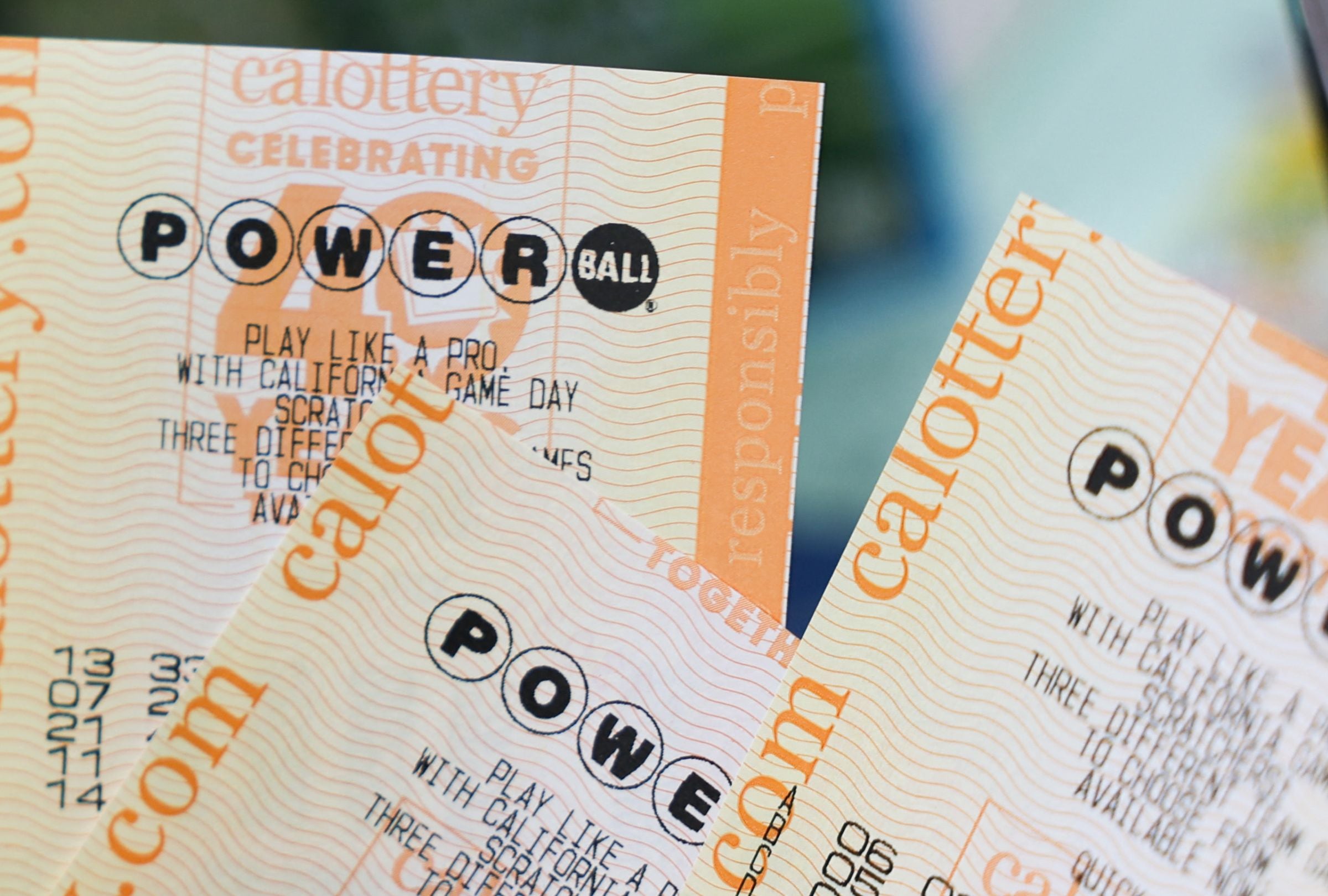 Revisa esta nota para conocer los números ganadores del Powerball en el sorteo del 29/04/2026 y averiguar si el premio mayor ya tiene dueño. (Foto: Patrick T. Fallon / AFP)
