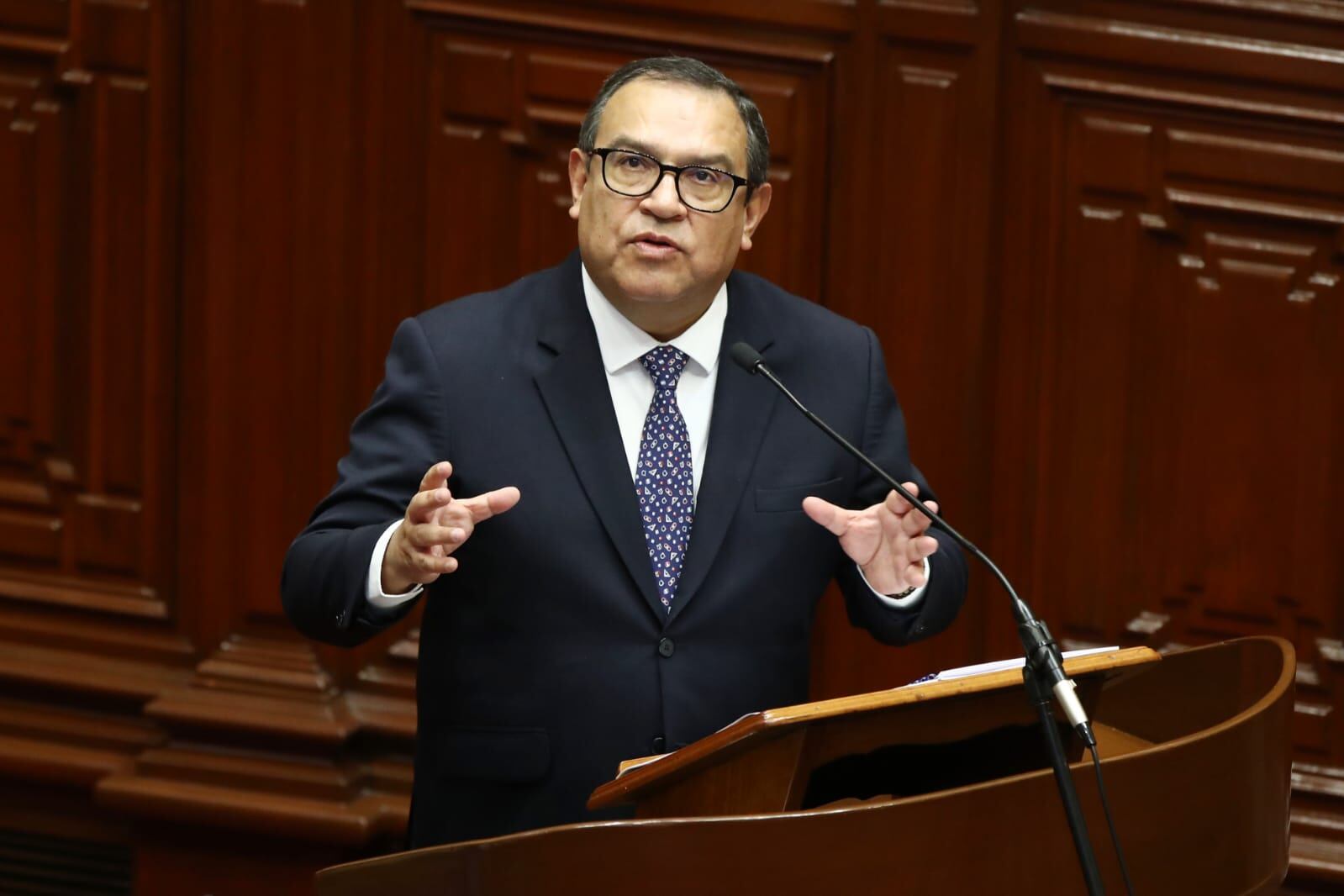 En torno a la reunión que sostuvo la mandataria Dina Boluarte con los exministros de Economía Luis Carranza y José Arista, el jefe del Gabinete indicó que la presidenta de la República está viendo los avances la ejecución presupuestal y convoca a diversos especialistas lo cual no tiene nada de malo. .Fotos: jorge.cerdan/@photo.gec