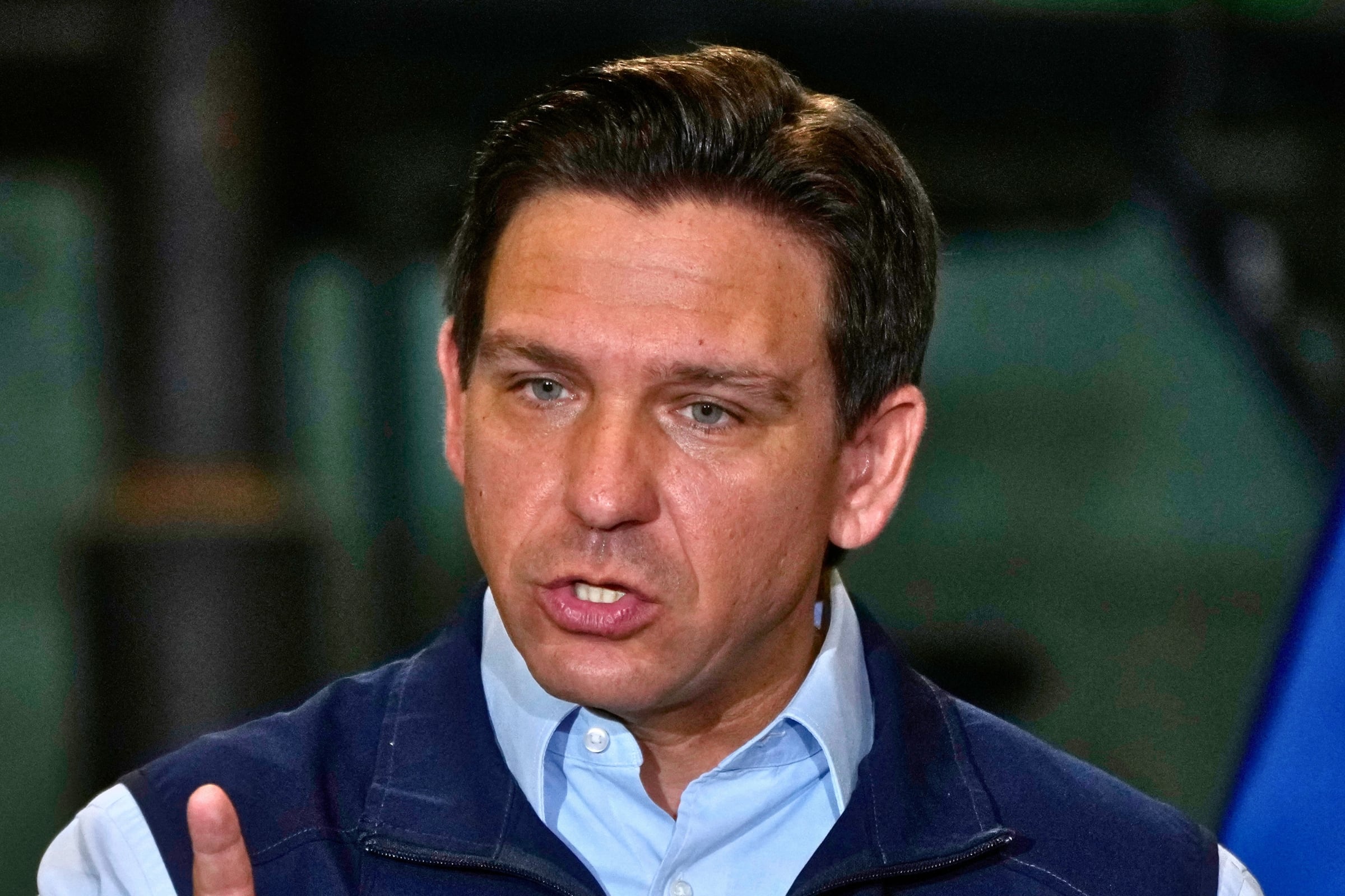 El gobernador de Florida, Ron DeSantis, busca que todos estos grupos sean considerados como terroristas (Foto: AP)
