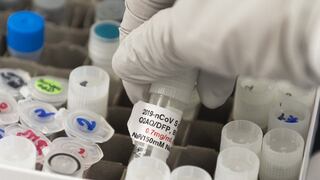 EE.UU. busca 30,000 voluntarios para ensayo de potencial vacuna de AstraZeneca   