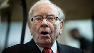 Warren Buffett, inversor estadounidense: “Solo cuando baja la marea se descubre quién ha estado nadando desnudo”