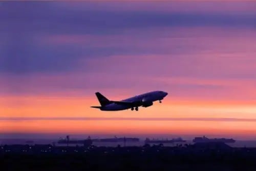 La crisis geopolítica en Medio Oriente viene golpeando al sector aéreo internacional ante una escasez y encarecimiento del jet fuel, combustible que se usan en la aviación. (Imagen: Andina)